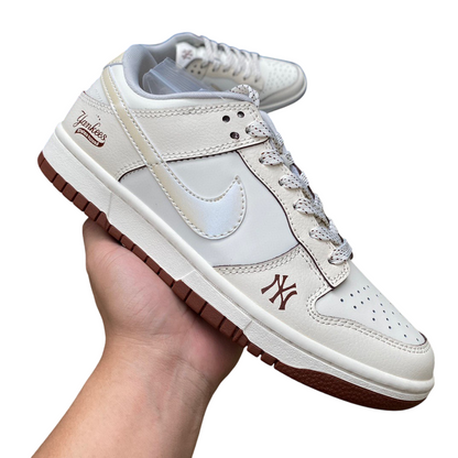 NIKE SB DUNK YANKEES PREMUIM